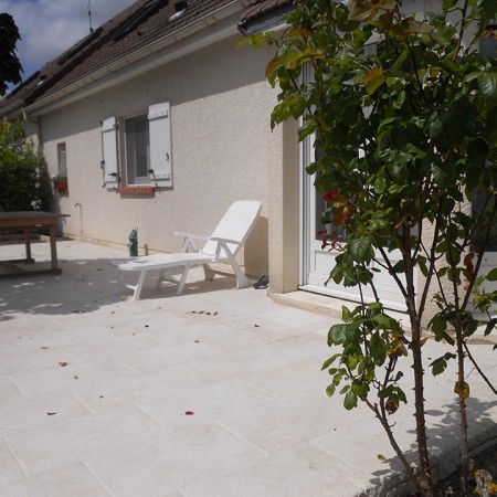 Courtier en travaux : aménagement d'une terrasse à Saint Jean de La Ruelle, avec Travaux Tranquil