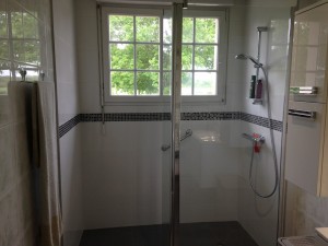 REMPLACEMENT-BAIGNOIRE-DOUCHE-OLIVET-COURTIER-TRAVAUX-TRANQUIL